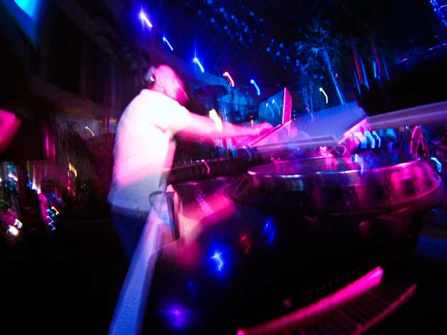 DJ Pushkin spinning @ Harrah's Pool After Dark